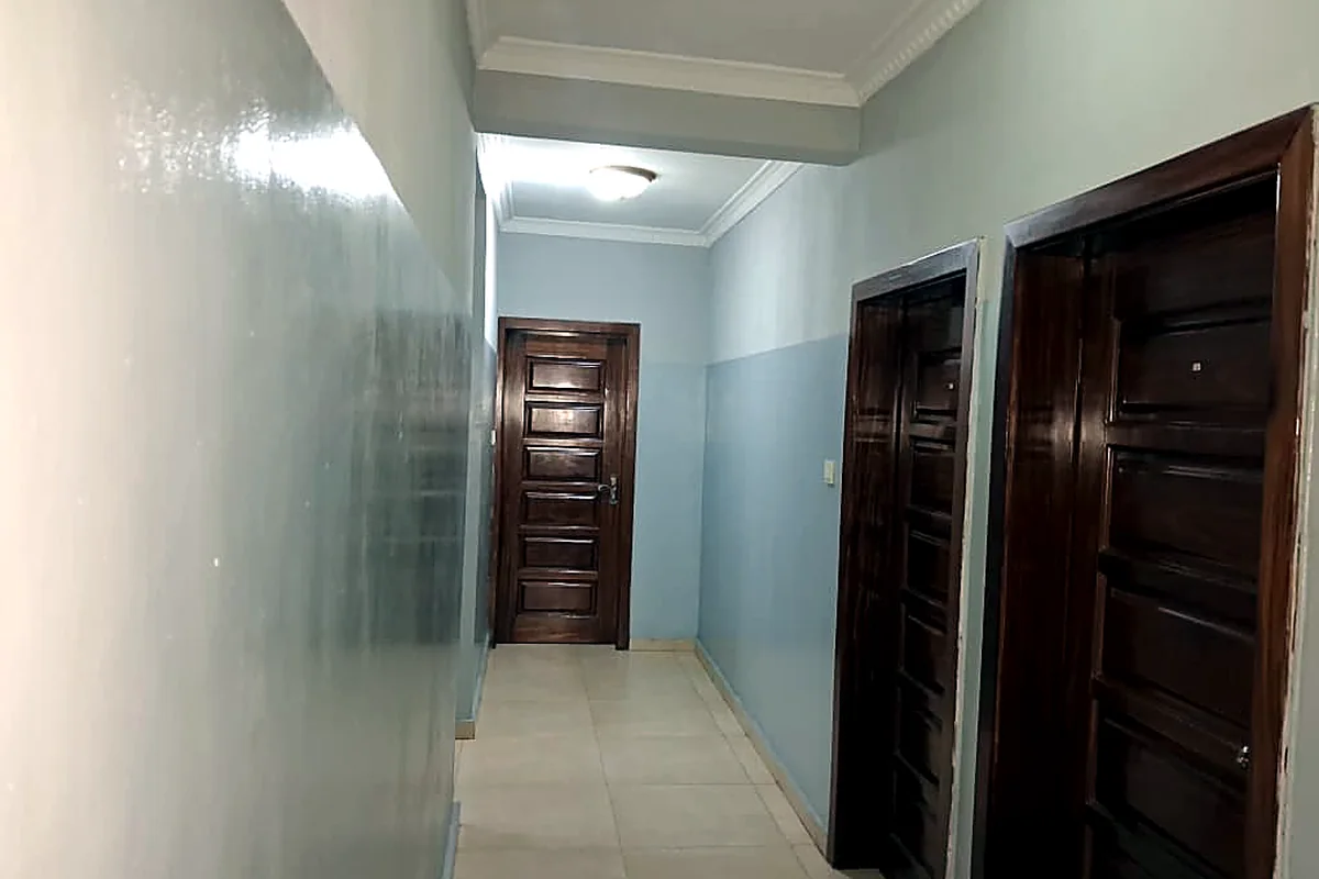 Couloir desservant les chambres